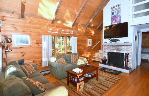 The Outlook - Pet Friendly, Grill, Wifi, View, Fire Pit, Deck, Family Friendly, Foosball, Game Room, King Bed, Fireplace - Photo 11