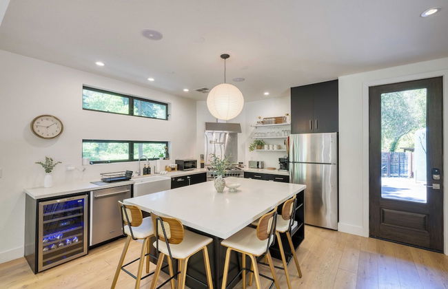 Mill Creek by Avantstay Modern Design, Patio, Hot Tub - Foto 3