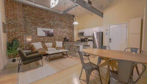 Stylish Exposed Brick 3 Bedroom - Foto 2