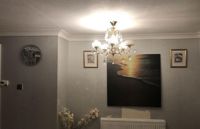 Nice 3-bed House in Farnham Royal Slough - Foto 13