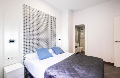 New and Modern Apartment with Comfy Beds - Photo 11