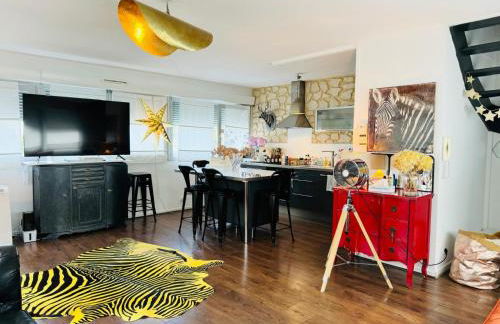 Loft atypique 130 m2 Clim patio couvert et terrasse pkg gratuit tram à 5mn à pied un accès direct au centre-ville - Foto 25