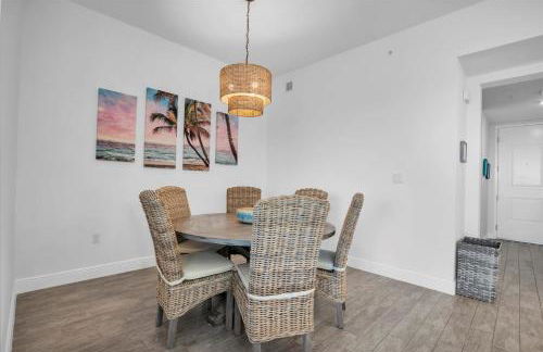 Latitude Adjustment Penthouse by Coastal Chic - Foto 12