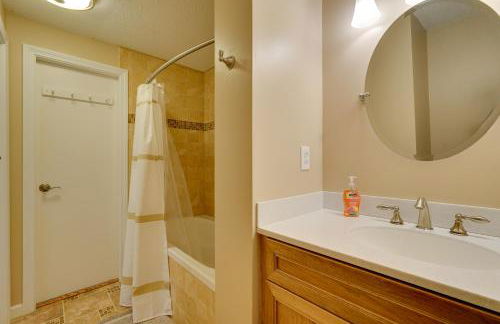 Sunny Stratton Townhome about 1 Mi to Skiing! - Foto 18