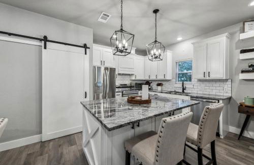 Stunning New Kitchen, Mins to Lake, Gas Firepit, Mins to Glen Rose Medical Center - Foto 2