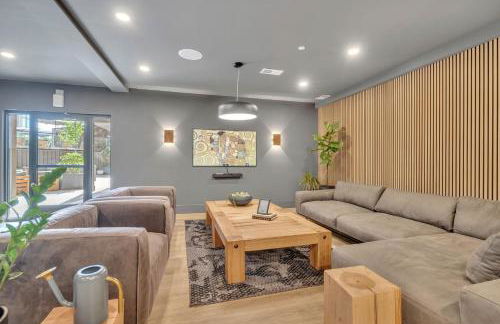 Skyline Nights in Downtown Nashville Walk to Broadway with Pool and Gym - Foto 73