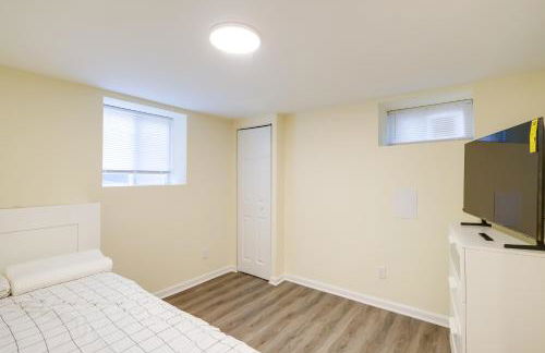 1 Mi to Metro DC Area Apt with Fenced Yard! - Foto 8