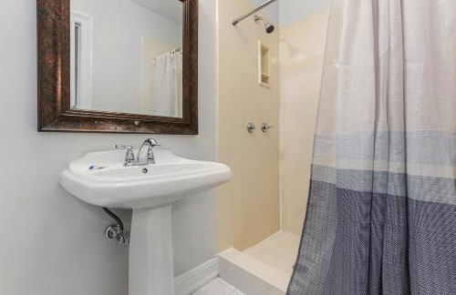 Express Rooms Close to City Amenities - Foto 114