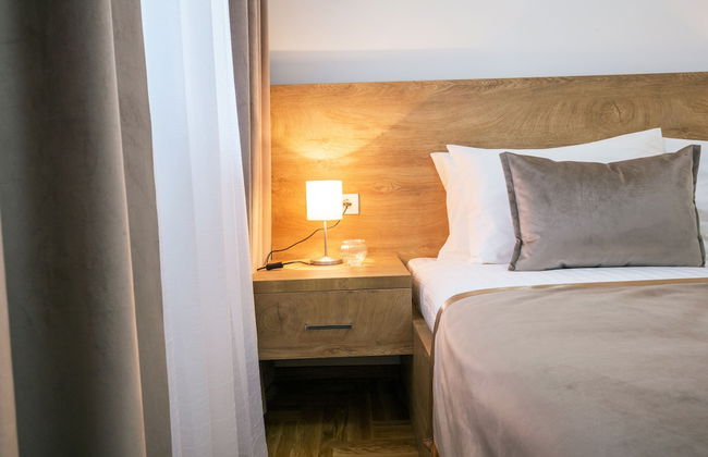 Thomas Residence - Photo 9