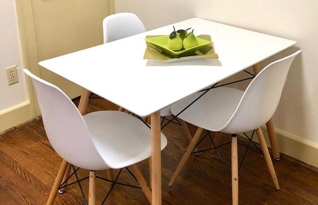 Evie's apartment - Photo 23