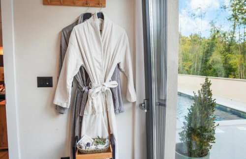 Charming Villa Harmonia with Heated pool and Indoor Jacuzzi surrounded by nature - Photo 9