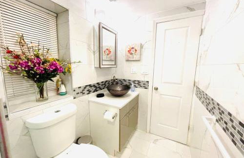 Downtown City Hall near Kimmel Center 2BD Suite - Photo 21