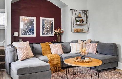 Newly Renovated and Designed Near Downtown - Foto 10