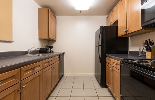 Bluebird Suites near Newport Center - Foto 19