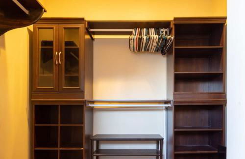 Forest Park 4BR-3BA 1st Fl Master ABODEbucks - Foto 32