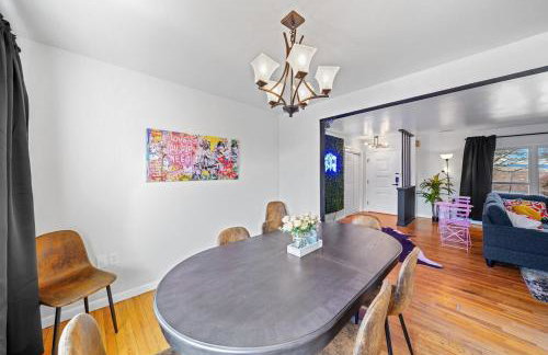 Comfort, Fun, & Charming - 5BR Oasis with Pool - Foto 31