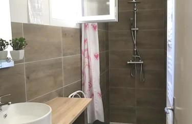 Maison charmante à Orgnac-l'Aven avec piscine partagée. - Photo 22