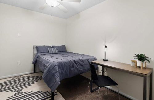 New Seasonal Comfort near USC and Riverwalk Trails - Foto 4