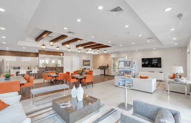 Elegant Townhome Near Disney â Private Suites! 4 Bedroom Townhouse by RedAwning - Photo 25