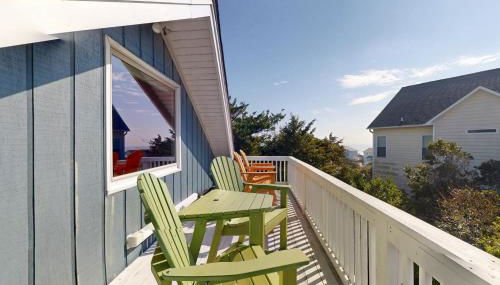 3rd-row beach cottage with ocean views, beach access, deck, & grill - Foto 2