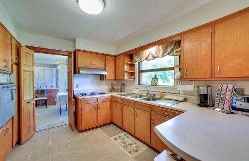 Fifties Beaufort Home with Patio, On Newport River! - Foto 6