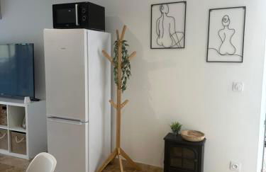 LE TERRACOTTA COTE D'AZUR - Proche PLAGE - Terrasse & Confort - CLIM - Parking et Wifi Gratuit- OFFRE SPECIALE - Foto 17