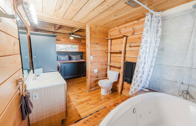 Budro's Bungalow 2 Bedroom Cabin by RedAwning - Foto 27