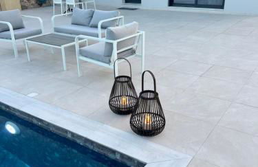 Cora May Central Villa with private pool 200m to the beach - Foto 42