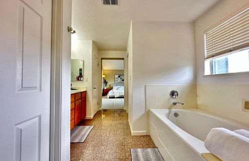 Stunning Oasis Retreat Pool Hot Tub SF Bay - Photo 58