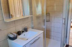 Sunny Garden Villa with Pool - Foto 39