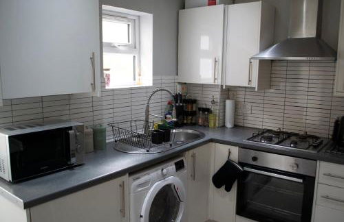 Stylish 2-Bed Garden Flat, 5 Mins to Brixton - Photo 70