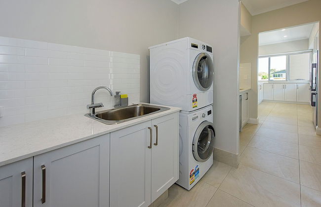 A Waterside Paradise - Foto 19