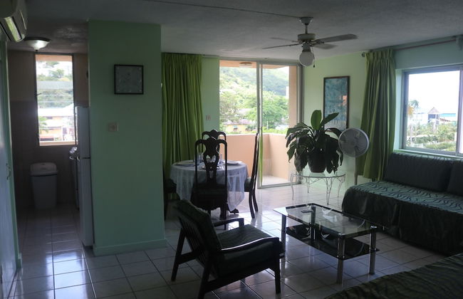 Lawerence Pool House 2 Bedroom With Pool - Photo 1