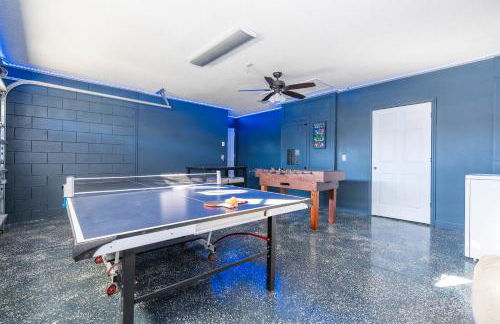 Magical 5-Bedroom Retreat w/ Pool, 3 Ensuite Bedrooms, Near Disney, and Internet! - Foto 40