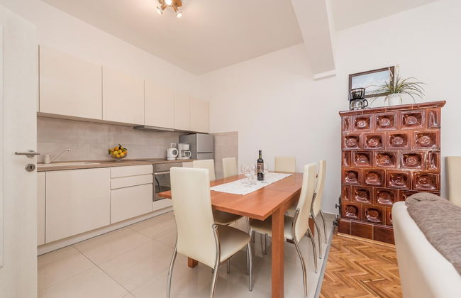 Family Friendly Pool House Ana - Foto 39