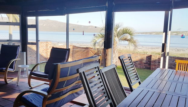 Coin salon dans le hall