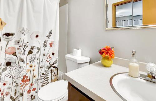 Family Friendly 3 BR 2 Bath Duplex Sleeps 9! - Foto 8