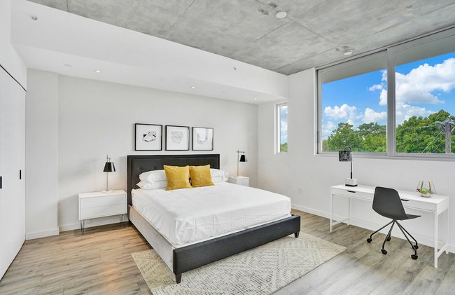 Design District Suites - Photo 17