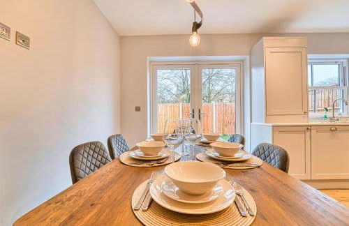 3 Bed House with Office Space in Coventry, by ARP Homes, Central, Driveway & Garage, Garden, Ideal for Contractors, Families & Long stays - Foto 16
