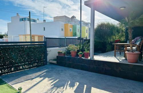 Adosado en la playa con piscina - Foto 24