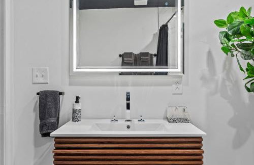 NFL Game-Day Base South Side near Acrisure - Foto 40