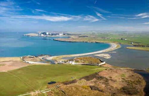 Adorable private couples retreat with hot tub - Photo 3