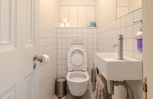 Charming Apartment Steps Away From Islington - Foto 16