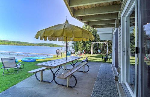 Lakefront Bellaire Getaway with Kayaks, Dock and Grill - Foto 10