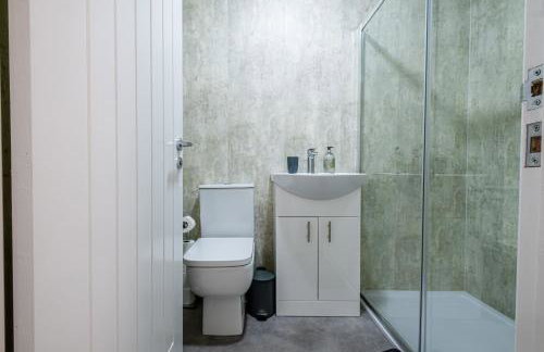 Riya Apartments - Modern & Spacious 6 bed 3 Bath House - Gateshead - Foto 29