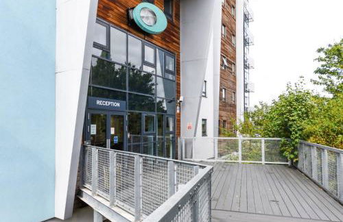 For Students Only Corfe House in Poole - Photo 2