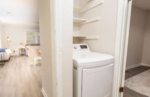 Comfy and Convenient Duplex - Foto 13