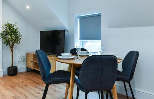 Stylish Two-Bed Home Near Nature & Transport Links - Foto 8