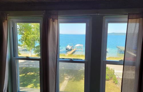 Lil's on the Lake Vintage Cottage on Crystal Lake - Foto 48