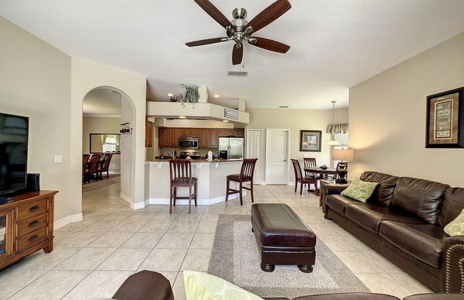 4 Bed 4 Bath With Private Pool/spa 4 Bedroom Home by RedAwning - Foto 27